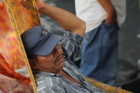 Lunes 24 de junio del 2013. Tuxtla Gutiérrez. El parque central se encuentra convertido en un verdadero campo de refugiados para los desplazados por la violencia entre campesinos indÃgenas pertenecientes a la Casa del Pueblo. Lunes 24 de junio del 2013. Tuxtla Gutiérrez. El parque central se encuentra convertido en un verdadero campo de refugiados para los desplazados por la violencia entre campesinos indÃgenas pertenecientes a la Casa del Pueblo.