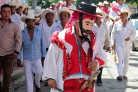Domingo 24 de junio del 2018. Tuxtla Gutiérrez. El Carrerante de palo.  Los Carrerantes recorren las calles de la Antigua San Bartolomé de los Llanos cabalgando por las diferentes calles que comunican  las iglesias de San Pedro y San Sebastián en varia