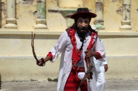 Domingo 24 de junio del 2018. Tuxtla Gutiérrez. El Carrerante de palo.  Los Carrerantes recorren las calles de la Antigua San Bartolomé de los Llanos cabalgando por las diferentes calles que comunican  las iglesias de San Pedro y San Sebastián en varia