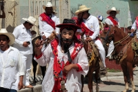 Domingo 24 de junio del 2018. Tuxtla Gutiérrez. El Carrerante de palo.  Los Carrerantes recorren las calles de la Antigua San Bartolomé de los Llanos cabalgando por las diferentes calles que comunican  las iglesias de San Pedro y San Sebastián en varia