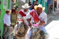 Domingo 24 de junio del 2018. Tuxtla Gutiérrez. El Carrerante de palo.  Los Carrerantes recorren las calles de la Antigua San Bartolomé de los Llanos cabalgando por las diferentes calles que comunican  las iglesias de San Pedro y San Sebastián en varia