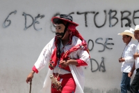 Domingo 24 de junio del 2018. Tuxtla Gutiérrez. El Carrerante de palo.  Los Carrerantes recorren las calles de la Antigua San Bartolomé de los Llanos cabalgando por las diferentes calles que comunican  las iglesias de San Pedro y San Sebastián en varia