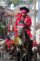 Viernes 19 de enero del 2018. Venustiano Carranza. Los Carrerantes de La San Bartolomé de los Llanos. Cabalgando y ataviados de rojo y cascabeles, los indí­genas recorren las calles entre las iglesias de San Sebastián y San Pedro durante la ví­spera de 