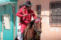 Viernes 19 de enero del 2018. Venustiano Carranza. Los Carrerantes de La San Bartolomé de los Llanos. Cabalgando y ataviados de rojo y cascabeles, los indí­genas recorren las calles entre las iglesias de San Sebastián y San Pedro durante la ví­spera de 