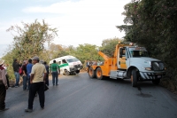 Jueves 18 de enero del 2018. Suchiapa. Un fuerte accidente en la carretera hacia Suchiapa deja varios heridos cuando un colectivo se descarrila este mediodí­a.