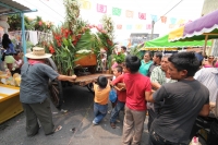 Martes 17 de mayo. El tradicional recorrido del Carretón de San Pascualito Rey recorre esta mañana las calles del sur de la ciudad visitando las antiguas ermitas de la cofradía de la etnia zoque en la ciudad de Tuxtla Gutiérrez.