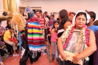 Martes 17 de mayo. El tradicional recorrido del Carretón de San Pascualito Rey recorre esta mañana las calles del sur de la ciudad visitando las antiguas ermitas de la cofradía de la etnia zoque en la ciudad de Tuxtla Gutiérrez.