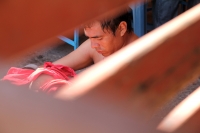Lunes 7 de agosto del 2017. Tuxtla Gutiérrez. Un ladrón es detenido y desnudado esta mañana en pleno centro de la ciudad. El carterista fue entregado a las corporaciones policiacas en las cercanis del mercado viejo.