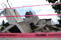 Domingo 30 de agosto del 2020. Tuxtla Gutiérrez. Una construcción colapsa durante la noche. Las fuertes lluvias han ocasionado el reblandecimiento de varias partes del muro de contención del afluente del Rio Sabinal en el Libramiento Norte