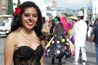 Jueves 24 de octubre del 2019. Tuxtla Gutiérrez. Bellas catrinas y jóvenes espantos pintan de negro y alegría la avenida central