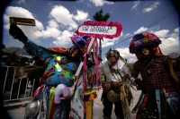Especial domingo 14 de febrero. Las fiestas del Carnaval de los indígenas Zoques de de la depresión central de Chiapas, se realiza con algarabía y danzas tradicionales como sucede este día en la comunidad de Coita donde este medio día se llevo a cabo el d