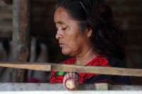 Sábado 8 de julio del 2017. Tuxtla Gutiérrez. Celebración zoque de las Chavelitas. La casa de doña Magnolia en Plan de Ayala recibe alrededor de su altar a la comunidad zoque quienes realizan los rituales propios de las imágenes de  Santa Isabel de Hungrí