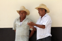 Sábado 8 de julio del 2017. Tuxtla Gutiérrez. Celebración zoque de las Chavelitas. La casa de doña Magnolia en Plan de Ayala recibe alrededor de su altar a la comunidad zoque quienes realizan los rituales propios de las imágenes de  Santa Isabel de Hungrí
