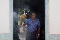 Sábado 8 de julio del 2017. Tuxtla Gutiérrez. Celebración zoque de las Chavelitas. La casa de doña Magnolia en Plan de Ayala recibe alrededor de su altar a la comunidad zoque quienes realizan los rituales propios de las imágenes de  Santa Isabel de Hungrí