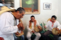 Noviembre 19 de noviembre del 2017. Tuxtla Gutiérrez. Los músicos Zoques de Chiapas se reúnen durante el encuentro de tamboreros y piteros para celebrar la continuidad de las costumbres dentro de esta comunidad indí­gena de Chiapas.