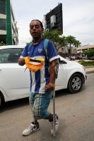 Martes 5 de septiembre del 2017. Tuxtla Gutiérrez. Un migrante arrastra consigo la experiencia de intentar cruzar la frontera norte desde los cruceros de la capital del estado de Chiapas.