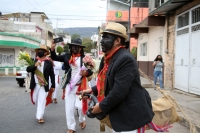 20210503. Tuxtla G. El recorrido del Baile del Torito Zoque en la calles de la ciudad