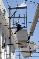 Viernes 8 de diciembre del 2017. Tuxtla Gutiérrez. Un daño en el cableado de alta tensión ocasiona que el tráfico se detenga en la 7Âª poniente y la primera sur de la ciudad.