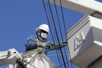Viernes 8 de diciembre del 2017. Tuxtla Gutiérrez. Un daño en el cableado de alta tensión ocasiona que el tráfico se detenga en la 7Âª poniente y la primera sur de la ciudad.