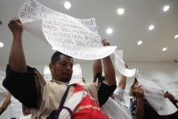 Martes 30 de abril del 2019. Tuxtla Gutiérrez. Habitantes de Chalchihuitan piden la desaparición de poderes en esta comunidad indígena durante la sesión del congreso local este medio día