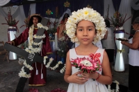 Viernes 30 de marzo del 2018. Chiapa de Corzo. Los Chamales de la Ribera del rí­o Grande. Las ofrendas de flores de mayo, de coyol y bugambilias son trasladadas en procesión hacia la iglesia de Santo Domingo donde Los Chamales son usados en la elaboracií