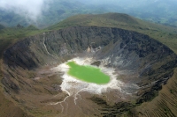 Foto/Alfredo Chan Chin. Aspectos del volcán Chichonal durante el año 2004.