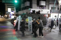 Viernes 4 de diciembre del 2020. Tuxtla Gutiérrez. Desalojo de la Plaza Central durante el plantón de Desplazados y Normalistas en la capital de Chiapas