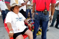 Trece turistas sufrieron golpes y lesiones cuando una lancha se accident� en la cercan�a de Chiapa de Corzo despu�s de realizar un recorrido en el Ca��n del Sumidero. Lo sobrevivientes relataron que el lanchero perdi� el control y se impacto en un tronco 