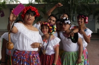 Domingo 10 de diciembre del 2016. Chiapa de Corzo. El grupo de estudiantes y maestros del CONALEP-Chiapa de Corzo, realiza el tradicional recorrido de Chuntaes por las principales calles y ermitas de esta colonial ciudad de la ribera del Rio Grijalva. Domingo 10 de diciembre del 2016. Chiapa de Corzo. El grupo de estudiantes y maestros del CONALEP-Chiapa de Corzo, realiza el tradicional recorrido de Chuntaes por las principales calles y ermitas de esta colonial ciudad de la ribera del Rio Grijalva.