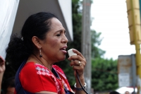 Miércoles 28 de noviembre del 2018. Tuxtla Gutiérrez. Marí­a de Jesús Chusita Espinoza de Los Santos, dirigente de la Sección 50 del Sindicato Nacional de la Secretaria de Salud en Chiapas habla en conferencia de prensa sobre el estado en que se encue