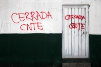 Viernes 15 de junio del 2018. Tuxtla Gutiérrez. La entrada del oriente de la ciudad permanece bloqueada hasta el mediodí­a por las organizaciones del movimiento magisterial mientras que las diferentes regionales bloquean las casetas de cobro y continúan