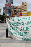 Jueves 21 de junio del 2012. Tuxtla Gutiérrez, Chiapas. Habitantes de la comunidad Rómulo Calzada, afectada en las inundaciones del bajo Grijalva se manifiestan en la plaza central de la ciudad para exigir la construcción de un COBACH que de atención a la Jueves 21 de junio del 2012. Tuxtla Gutiérrez, Chiapas. Habitantes de la comunidad Rómulo Calzada, afectada en las inundaciones del bajo Grijalva se manifiestan en la plaza central de la ciudad para exigir la construcción de un COBACH que de atención a la