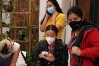 2021.0222. Tuxtla G. Los grupos feministas de la UNACH mantienen la posición de protesta ante el caso de la muerte de la joven Mariana y el paro universitario