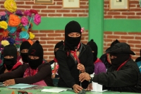Miércoles 27 de diciembre del 2017. San Cristóbal de las Casas. Las representantes de las bases de apoyo del EZLN dan la bienvenida a los asistentes al segundo encuentro Conciencias por la Humanidad, Las Ciencias Contra el Muro que se realiza a partir d
