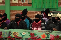 Miércoles 27 de diciembre del 2017. San Cristóbal de las Casas. Las representantes de las bases de apoyo del EZLN dan la bienvenida a los asistentes al segundo encuentro Conciencias por la Humanidad, Las Ciencias Contra el Muro que se realiza a partir d Miércoles 27 de diciembre del 2017. San Cristóbal de las Casas. Las representantes de las bases de apoyo del EZLN dan la bienvenida a los asistentes al segundo encuentro Conciencias por la Humanidad, Las Ciencias Contra el Muro que se realiza a partir d
