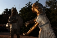 Lunes 23 de enero del 2012. No aparece escultura robada de la Calzada de las Etnias.