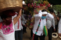 Miércoles 14 de octubre del 2020. Tuxtla Gutiérrez. La comunidad #Zoque realiza los rituales y recorridos costumbristas correspondientes al mes de octubre adecuando el traslado de las Vírgenes de #Copoya