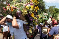 Domingo 29 de marzo del 2020. Tuxtla Gutiérrez. La procesión de las imágenes de la comunidad Zoque  inicia su de regreso hacia la Copoya sin que falten las previsiones para evitar contagios de Coronavirus.