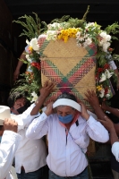 Domingo 29 de marzo del 2020. Tuxtla Gutiérrez. La procesión de las imágenes de la comunidad Zoque  inicia su de regreso hacia la Copoya sin que falten las previsiones para evitar contagios de Coronavirus.