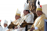 Miércoles 25 de abril del 2012. Christopher Pierre durante la ceremonia litúrgica de esta tarde en el Cristo de Copoya.