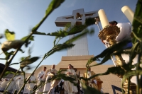 Miércoles 25 de abril del 2012. Christopher Pierre durante la ceremonia litúrgica de esta tarde en el Cristo de Copoya.