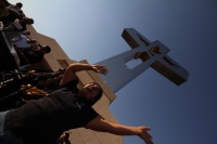 Miércoles 25 de abril del 2012. Christopher Pierre durante la ceremonia litúrgica de esta tarde en el Cristo de Copoya.