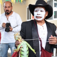 Jueves 20 de junio del 2019. Tuxtla Gutiérrez. Las familias pertenecientes a la comunidad Zoque recorren las calles con el rostro pintado de blanco durante las celebraciones del día de Corpus