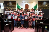 Jueves 28 de diciembre del 2017. Tuxtla Gutiérrez. Los voluntarios de la Cruz Roja de Chiapas son incentivados con un reconocimiento otorgado por el Congreso local por la ayuda prestada durante el fuerte temblor en 7 de septiembre en el sureste de Méxic