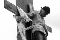 Miércoles 6 de junio del 2018. San Cristóbal de las Casas Un miembro de la Asamblea Nacional de Usuarios de Energí­a Eléctrica continúan con las jornadas de resistencia crucificando a uno de sus miembros