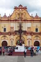 Miércoles 6 de junio del 2018. San Cristóbal de las Casas Un miembro de la Asamblea Nacional de Usuarios de Energí­a Eléctrica continúan con las jornadas de resistencia crucificando a uno de sus miembros