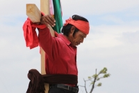 Lunes 3 de octubre. Indígenas crucificados.