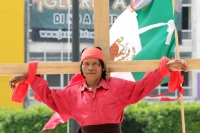 Lunes 3 de octubre. Indígenas crucificados.