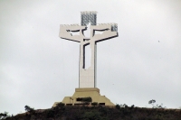 Jueves 23 de junio.  Esta semana la Cruz de Chiapas en el Cerro de Copoya presenta este aspecto.