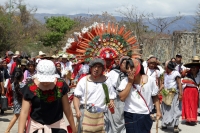 Domingo 17 de marzo del 2019. Tuxtla Gutiérrez. Los danzantes tradicionales Zoques durante la procesión de las Vírgenes que venera esta comunidad hacia el ejido de Copoya donde iniciaran festejos de la virgen de Candelaria.